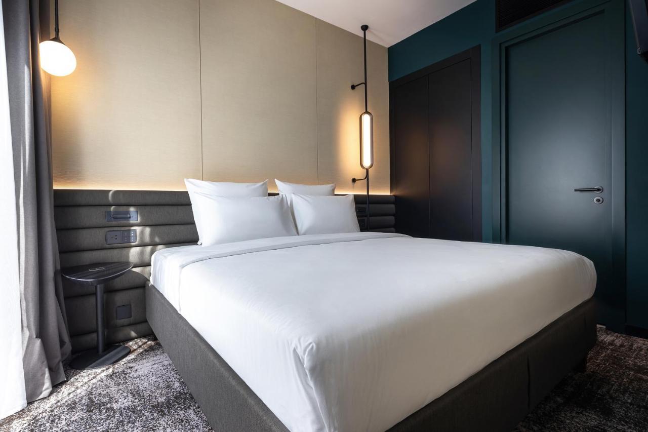 Novotel Living Almaty Jetisu Buitenkant foto